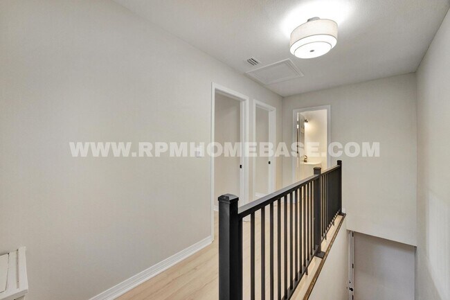Building Photo - Fully Renovated 5-Bedroom Home with Modern...