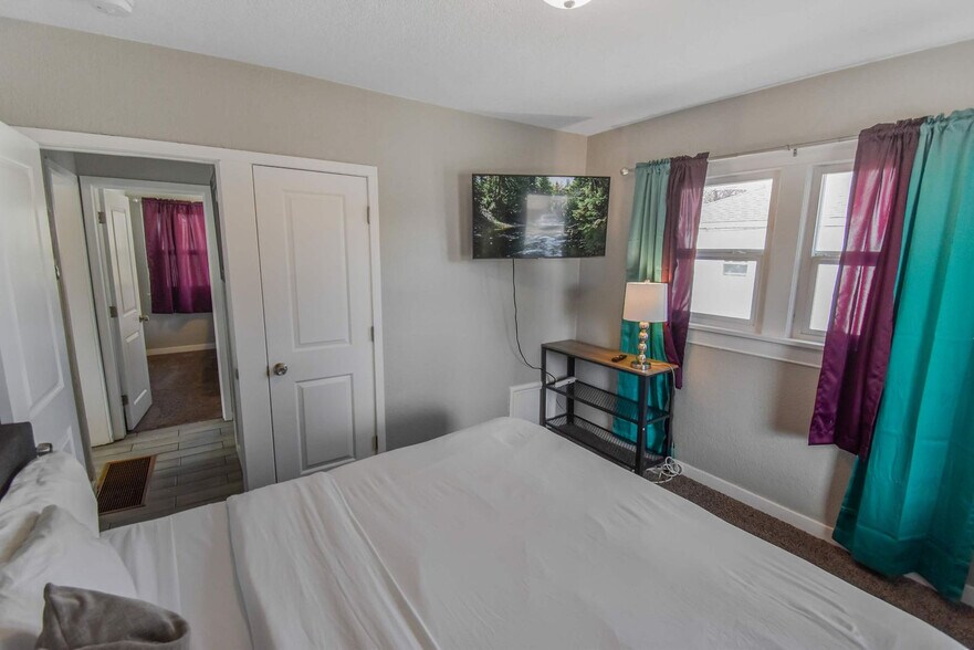 Building Photo - 1621 Trenton St