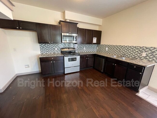 Building Photo - 3629 Valley Vista Dr