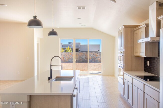 Building Photo - 3614 Paragon St