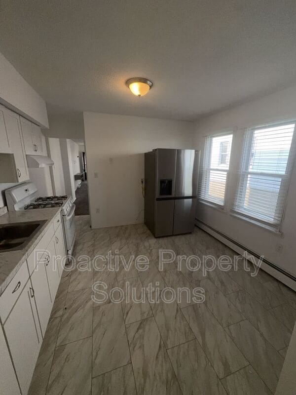 Building Photo - 415-417 17th Ave