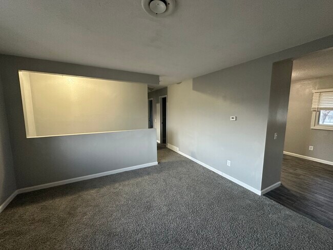 Building Photo - 1040 Bowerman Dr.