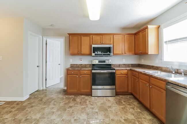 Building Photo - 128 Ashlyn Ridge Dr