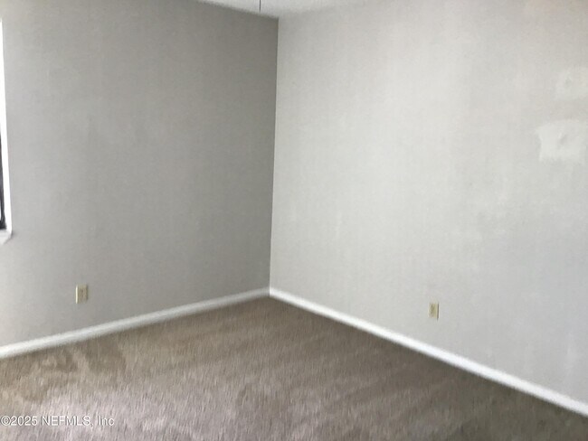 Building Photo - 4 Tarragona Ct