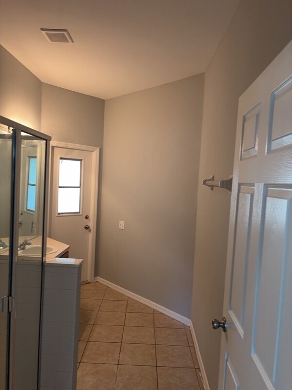 Building Photo - 6005 Jessica Dr