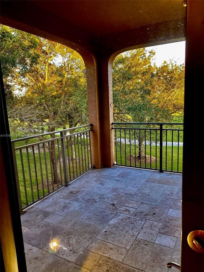 Building Photo - 2795 Kinsington Cir