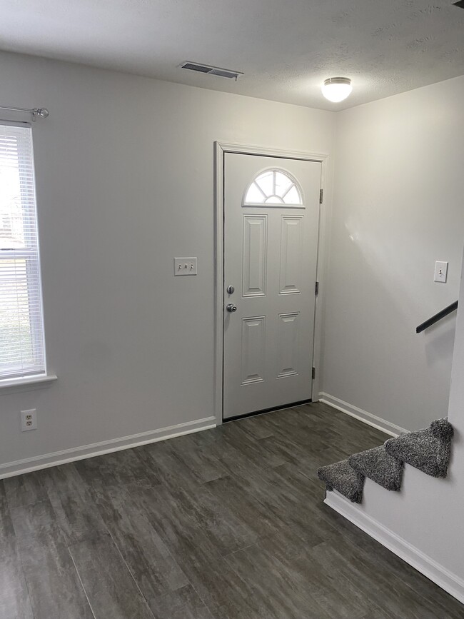 living room/front door - 502 Deer Lick Pl