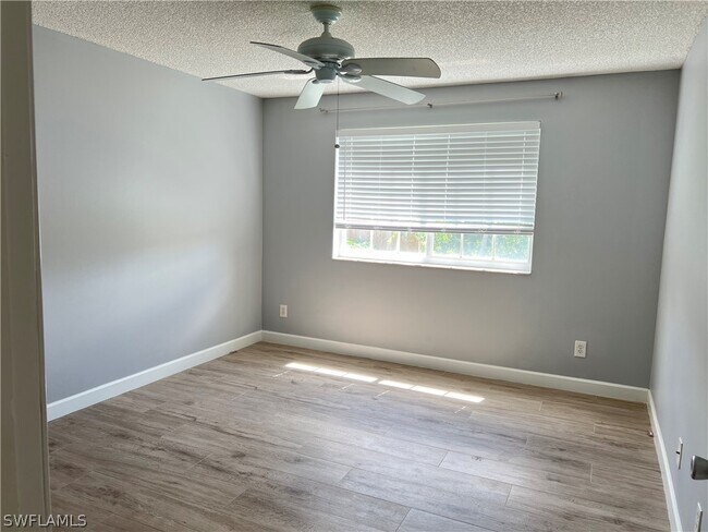 Building Photo - 1205 Wildwood Lakes Blvd