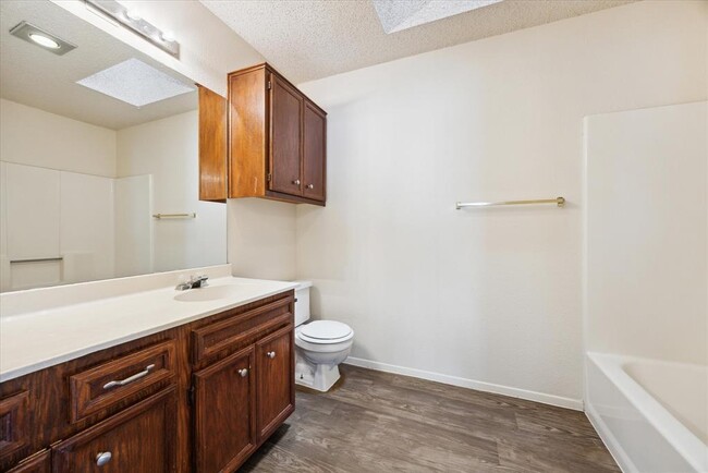 Building Photo - 704 Rollingway Dr