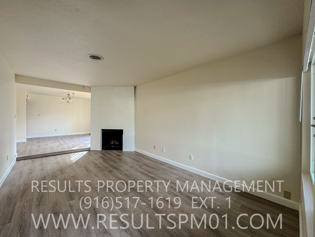 Building Photo - Cozy Citrus Heights Duplex