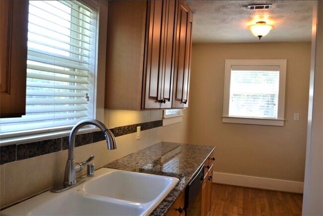 Building Photo - 1507 McDuffie St