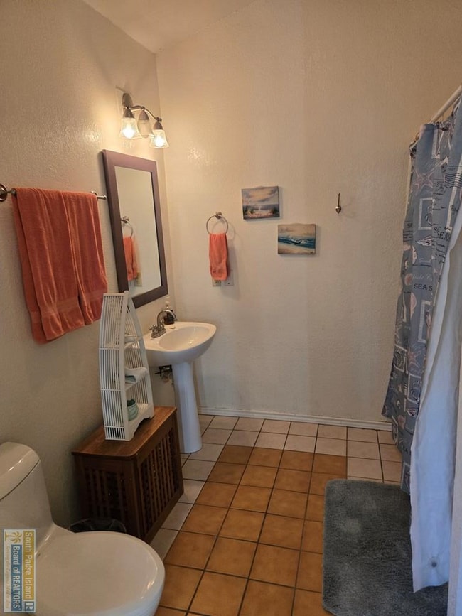 Building Photo - 906 W Polk St