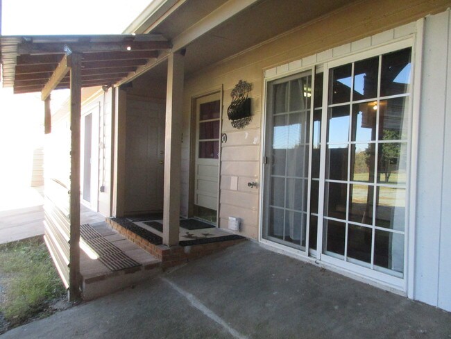 Primary Photo - 414 Bybee Rd