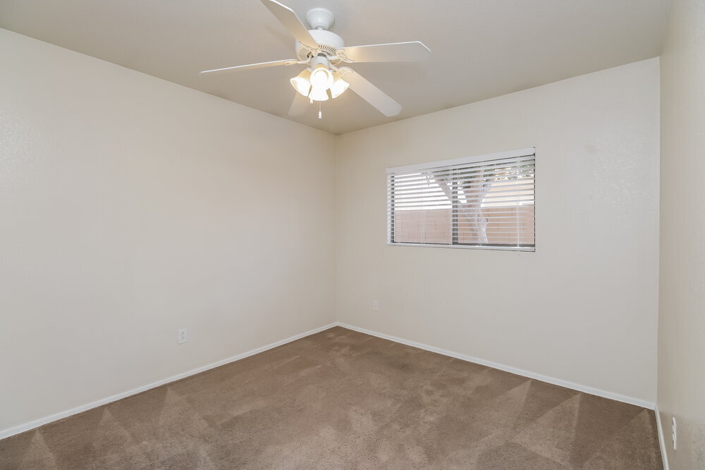 Building Photo - 2200 E Spruce Dr