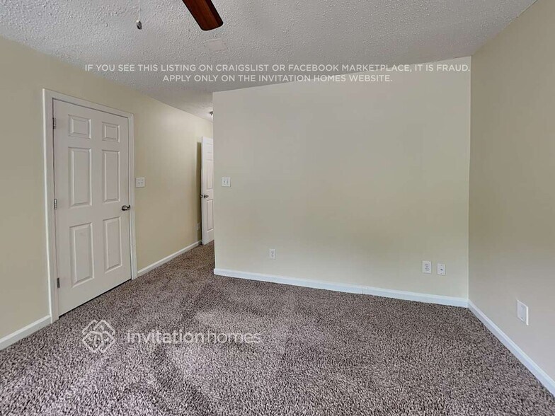 Building Photo - 1384 Camrose Ct