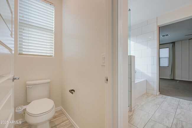 Building Photo - 9856 E Palladium Dr