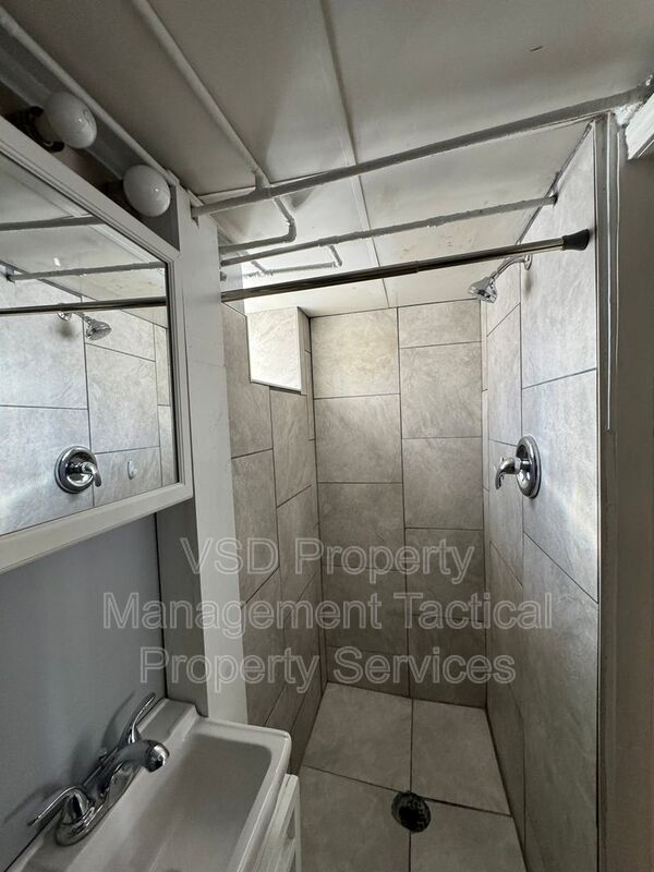 Building Photo - 12930 Havana Rd