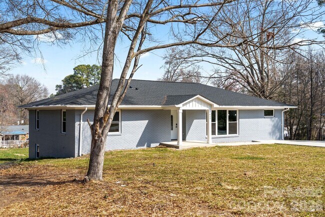 Building Photo - 612 Westway Dr