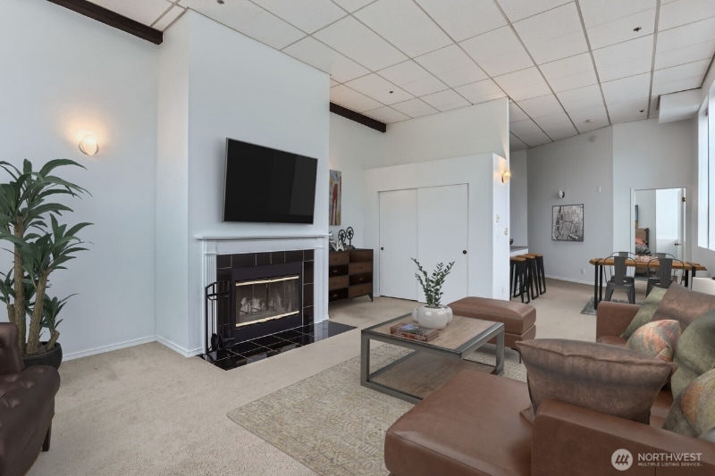 Building Photo - 417 E Pine St