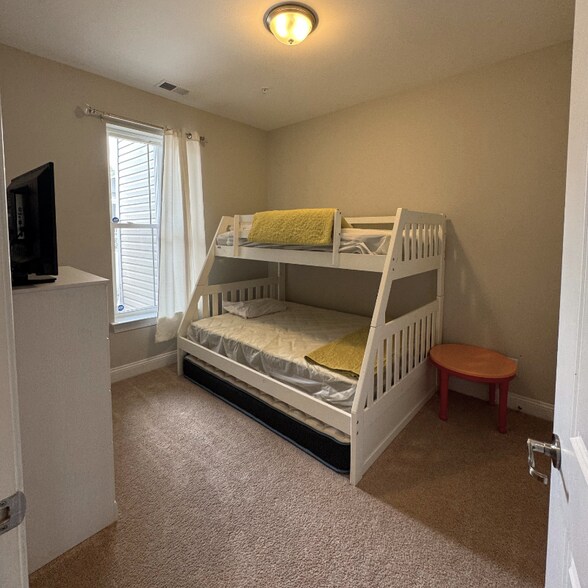 Building Photo - 624 Bonaventure Dr