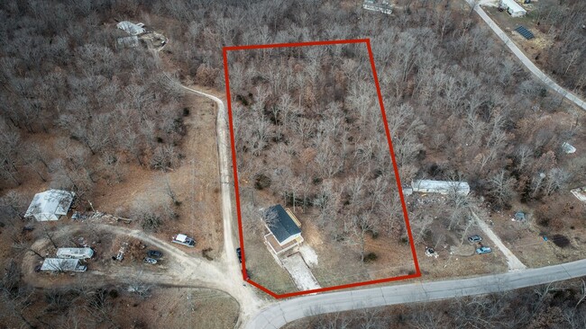 Building Photo - 3 bedroom house on 4 acres
