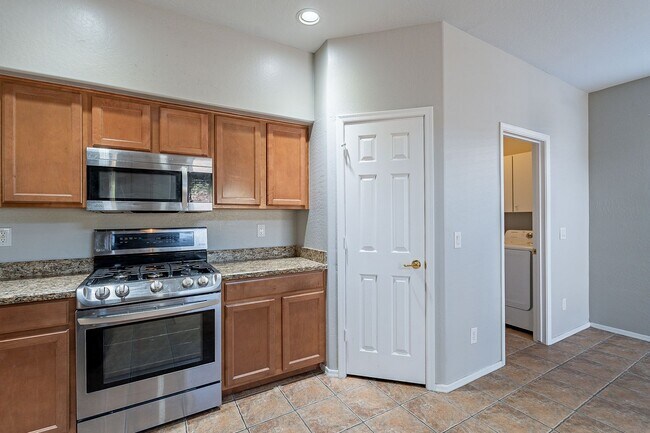 Building Photo - Stunning Two Story in Laveen!