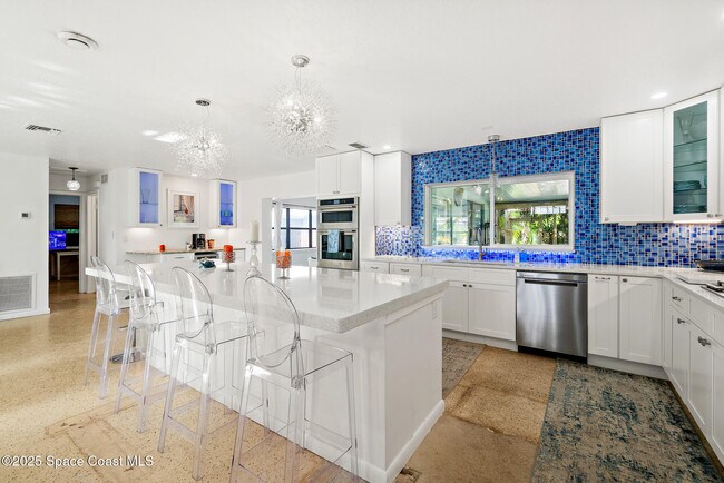 Building Photo - 300 Pelican Dr
