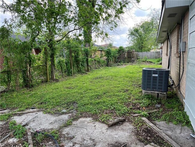 Building Photo - 8542 Dinkins St