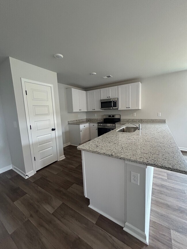 Building Photo - 321 Sweet Vernal St