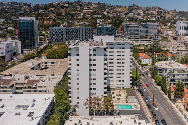 Building - 1155 N La Cienega Blvd