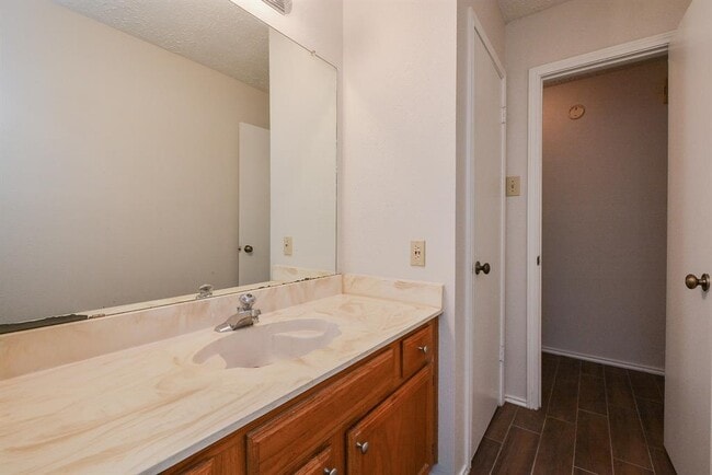 Building Photo - 6206 Bryant Pond Dr