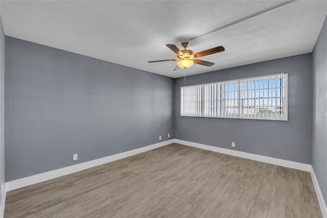 Building Photo - 3001 S Course Dr