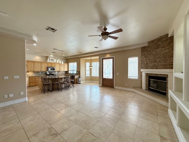 Building Photo - 5/BD 2.5/BA Spacious Home with Casita, RV ...
