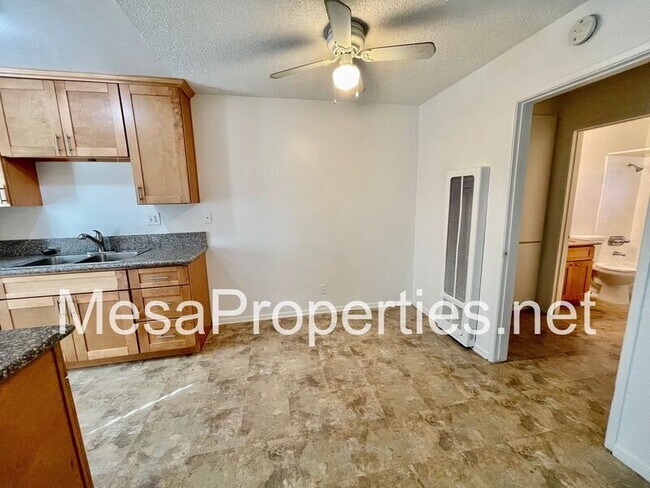 Building Photo - 425 N 11th Ave