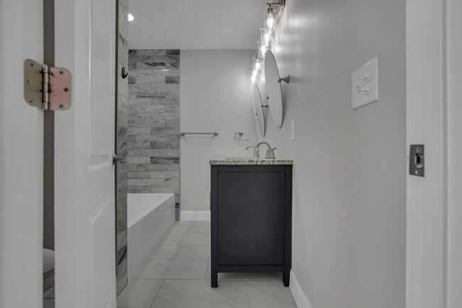 Building Photo - 1745 Sullivant Ave