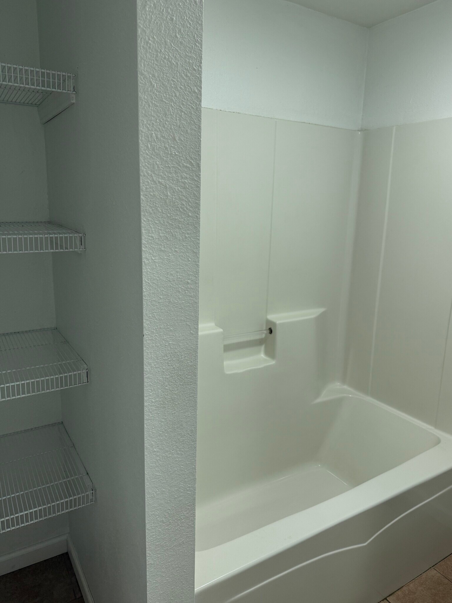 Building Photo - 805 4th St