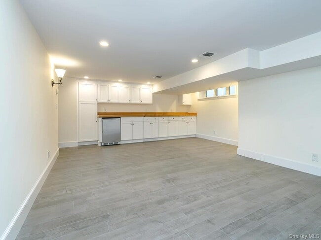 Building Photo - 29 Birch St