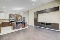 Building Photo - 8561 Tourmaline Blvd