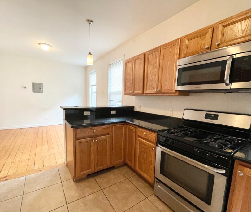 Building Photo - 52 Delle Ave