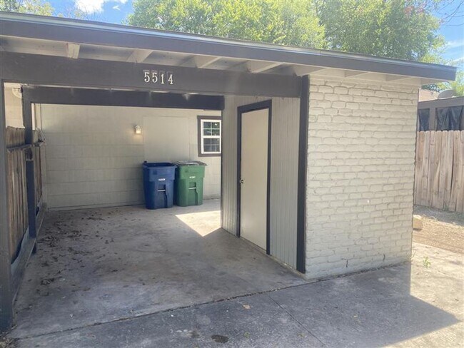 Building Photo - 5514 Little Creek Dr