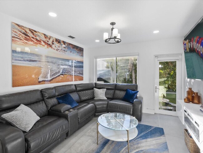 Building Photo - 9232 Harding Ave