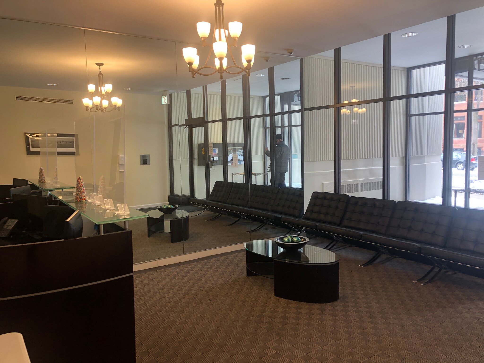 Lobby - 2728 N Hampden Ct