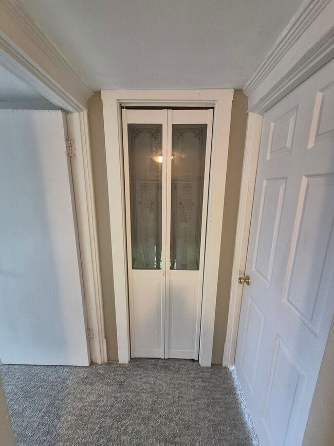 Building Photo - Charming 2 bed-1 bath in Bloomington