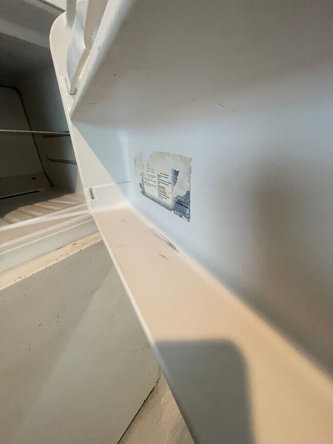 Building Photo - 531-B N Oak Grove Ave