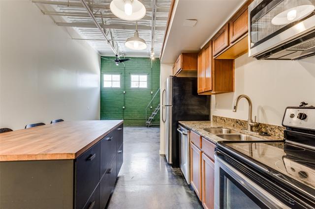 Building Photo - 1813 Clarence St