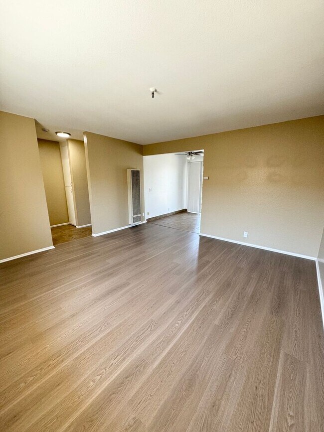 Interior Photo - Regent