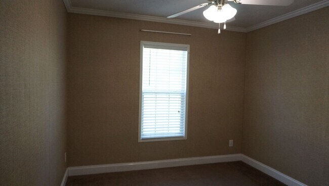 Building Photo - 3876 Rowell Rd