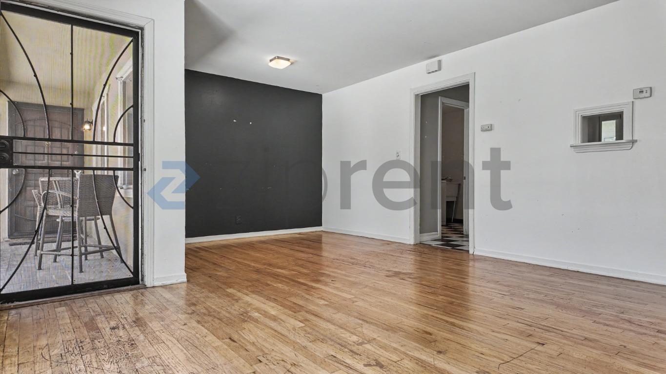 Building Photo - Unit 1