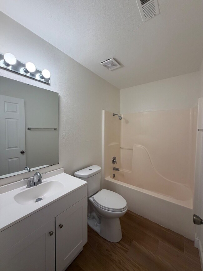 Building Photo - 428 Kays Ln