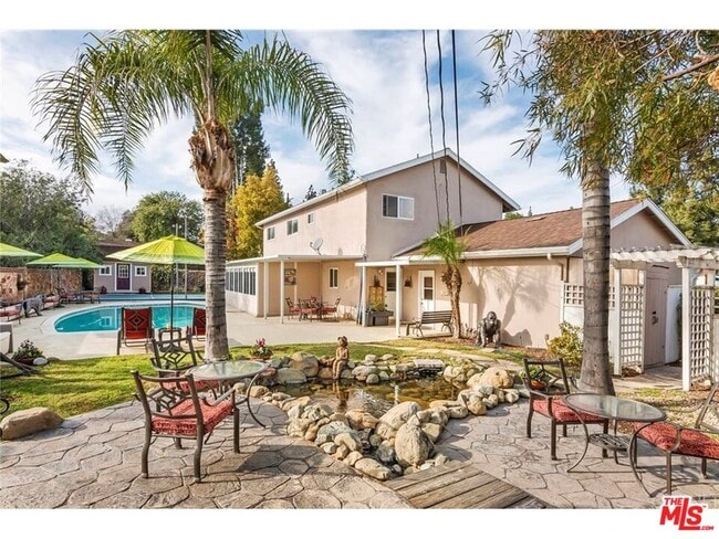 Building Photo - 8031 Melba Ave